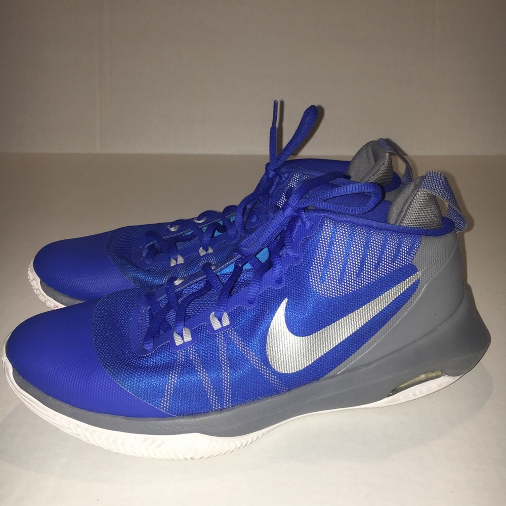 SOLD Nike Air Versatile. Men’s size:11 Basketball